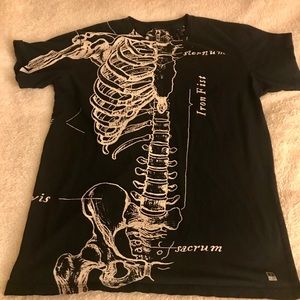 IRON FIST T-shirt Men’s large